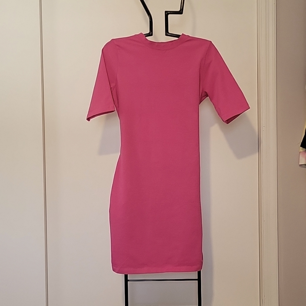 Pink open back tee shirt dress. Monrow, size xs